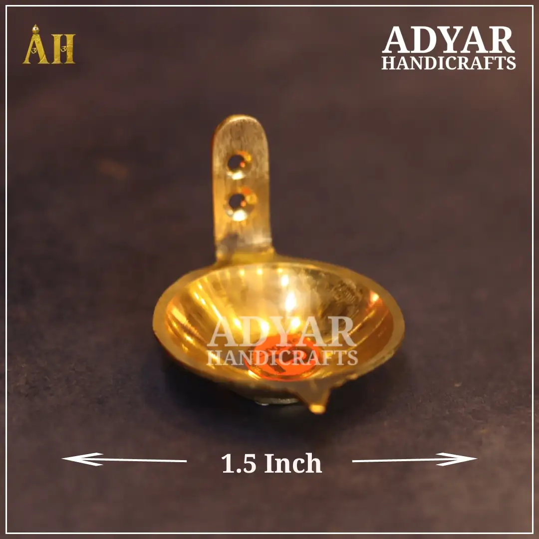 1.5 Inch Mada Vilakku Brass - image 1