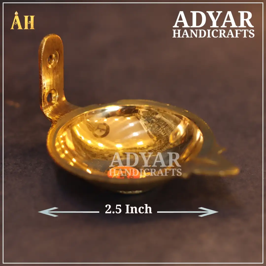 2.5 Inch Mada Vilakku Brass - image 1